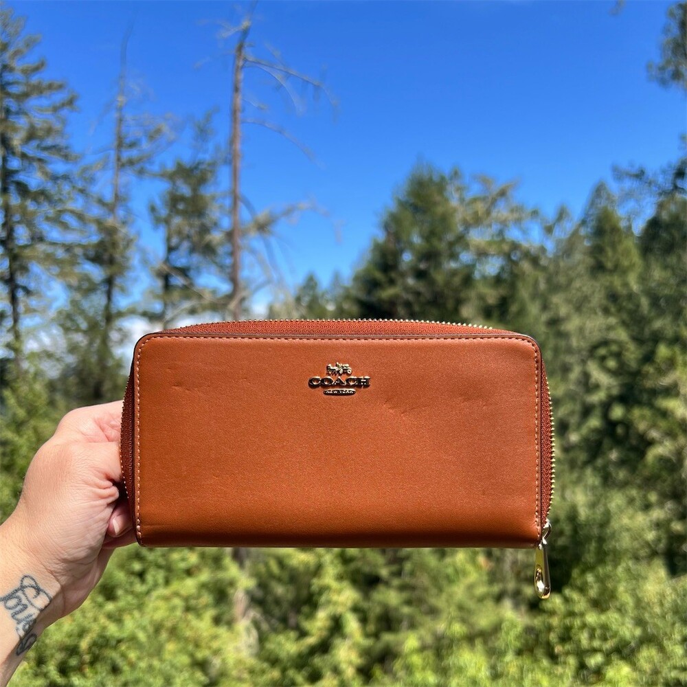 COACH Long Zip-Around Smooth Tan Leather Wallet Clutch Gold Hardware AUTHENTIC